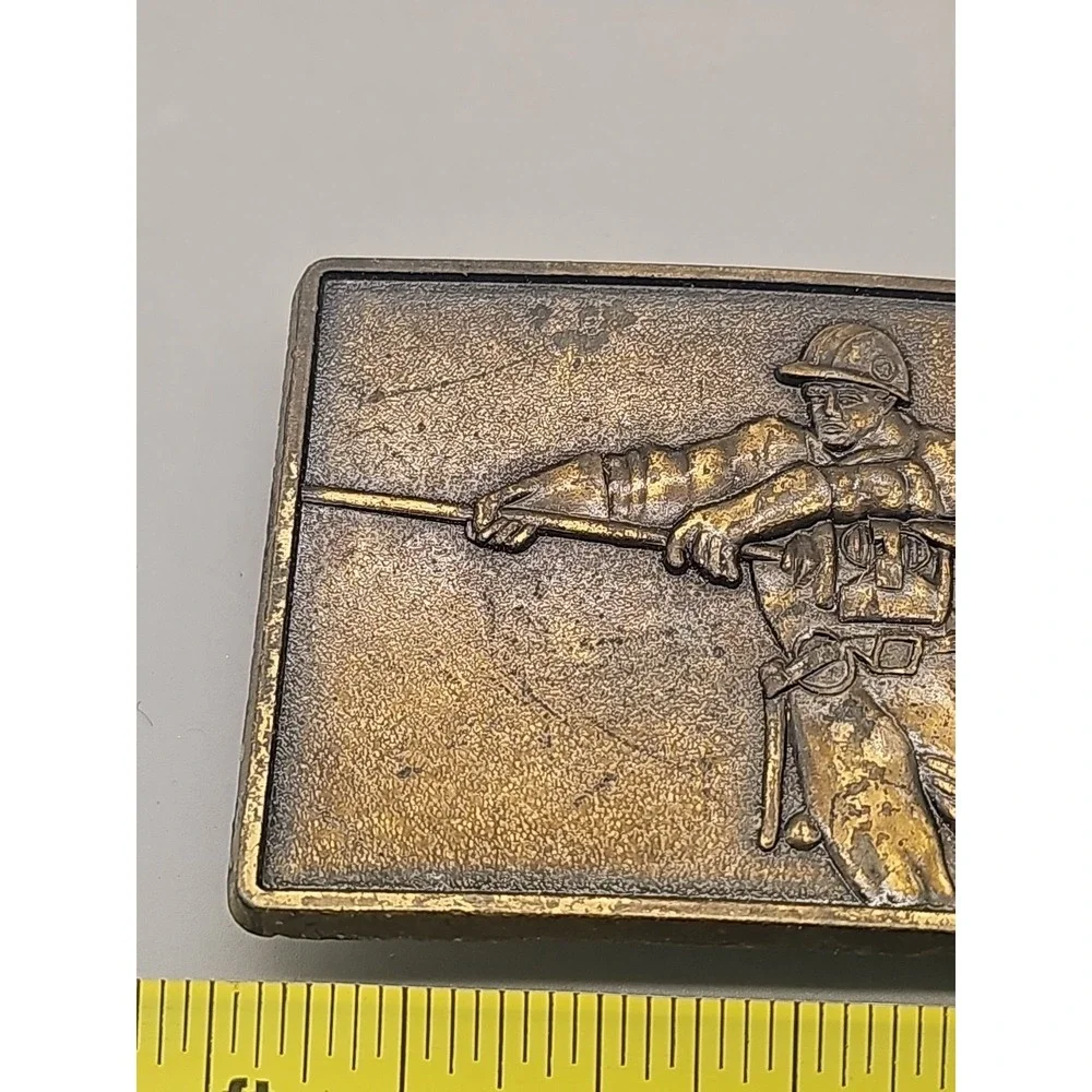 Vtg LINESMAN Belt Buckle 1982 Phone Power POLE Telephone Garfield Brass RARE VG+